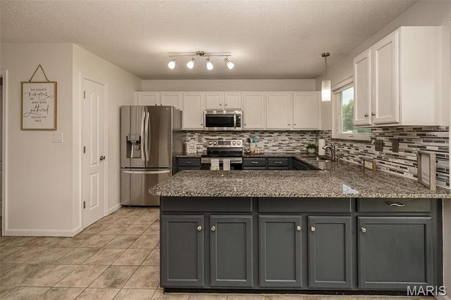 2358 Hidden Deer Drive, O'fallon, MO 63368