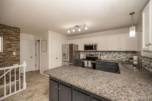 2358 Hidden Deer Drive, O'fallon, MO 63368