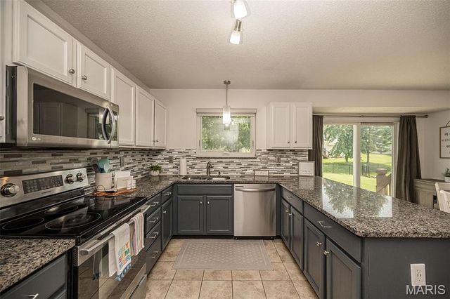 2358 Hidden Deer Drive, O'fallon, MO 63368