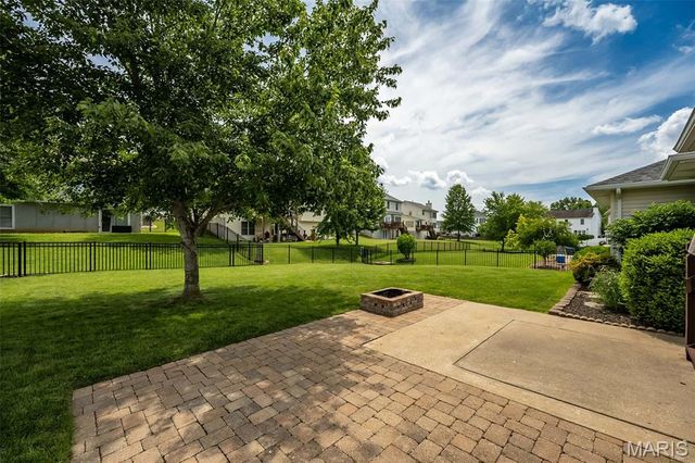 2358 Hidden Deer Drive, O'fallon, MO 63368
