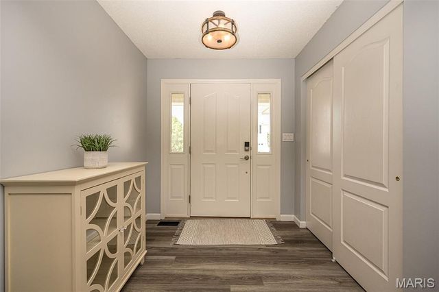 2358 Hidden Deer Drive, O'fallon, MO 63368