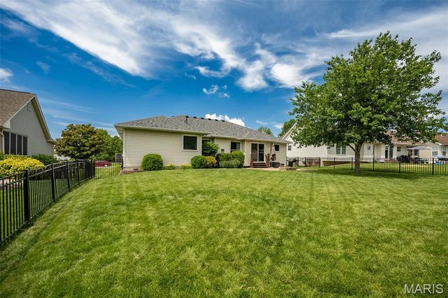 2358 Hidden Deer Drive, O'fallon, MO 63368