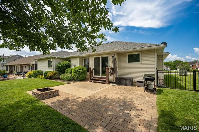2358 Hidden Deer Drive, O'fallon, MO 63368