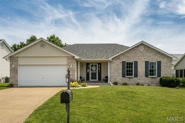 2358 Hidden Deer Drive, O'fallon, MO 63368