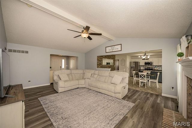 2358 Hidden Deer Drive, O'fallon, MO 63368