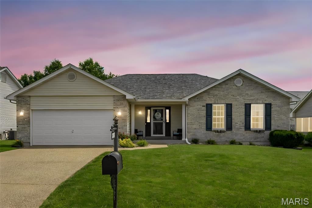 2358 Hidden Deer Drive, O'fallon, MO 63368