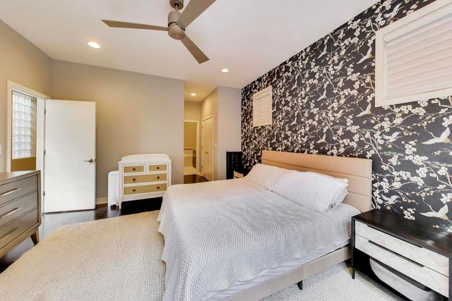 1725 W Le Moyne Street 1, Chicago, IL 60622