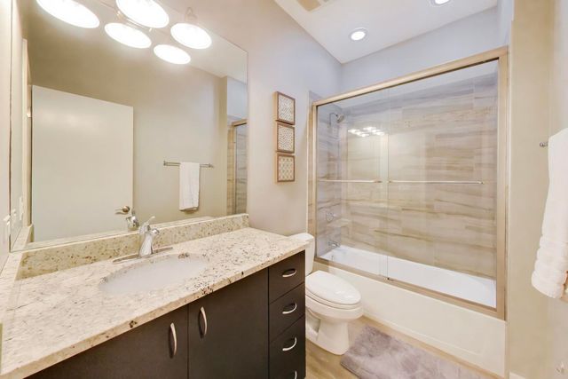 1725 W Le Moyne Street 1, Chicago, IL 60622