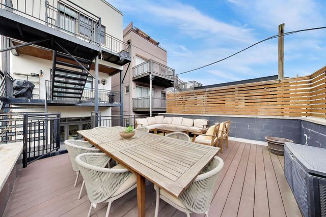 1725 W Le Moyne Street 1, Chicago, IL 60622