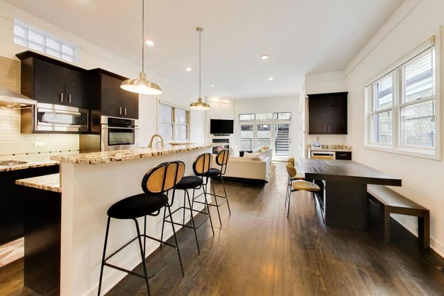 1725 W Le Moyne Street 1, Chicago, IL 60622