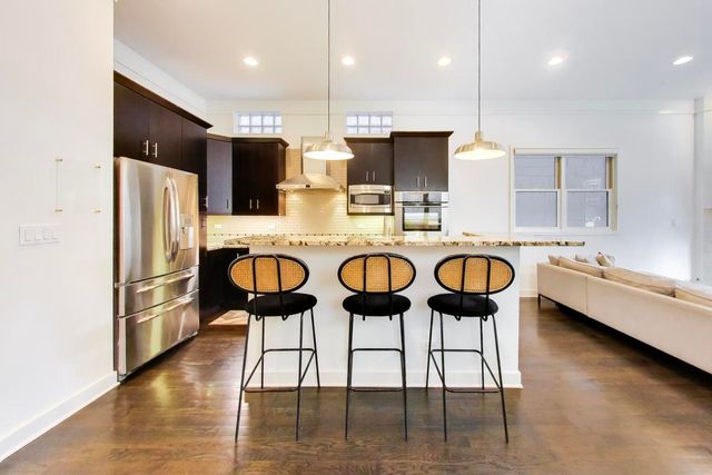 1725 W Le Moyne Street 1, Chicago, IL 60622
