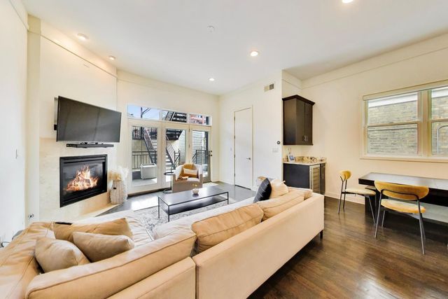 1725 W Le Moyne Street 1, Chicago, IL 60622
