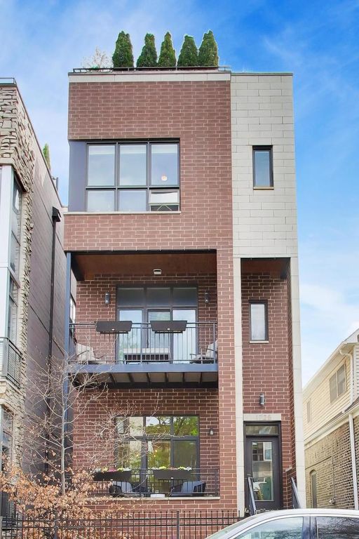 1725 W Le Moyne Street 1, Chicago, IL 60622