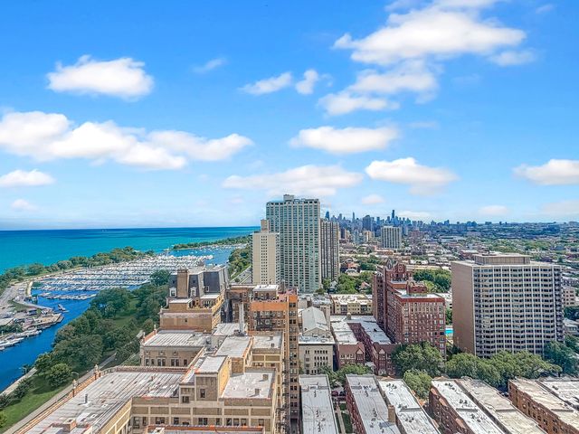 3550 N Lake Shore Drive 727, Chicago, IL 60657