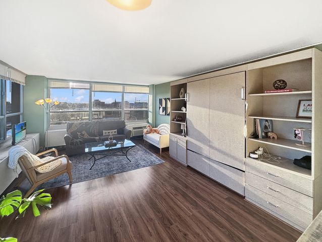 3550 N Lake Shore Drive 727, Chicago, IL 60657