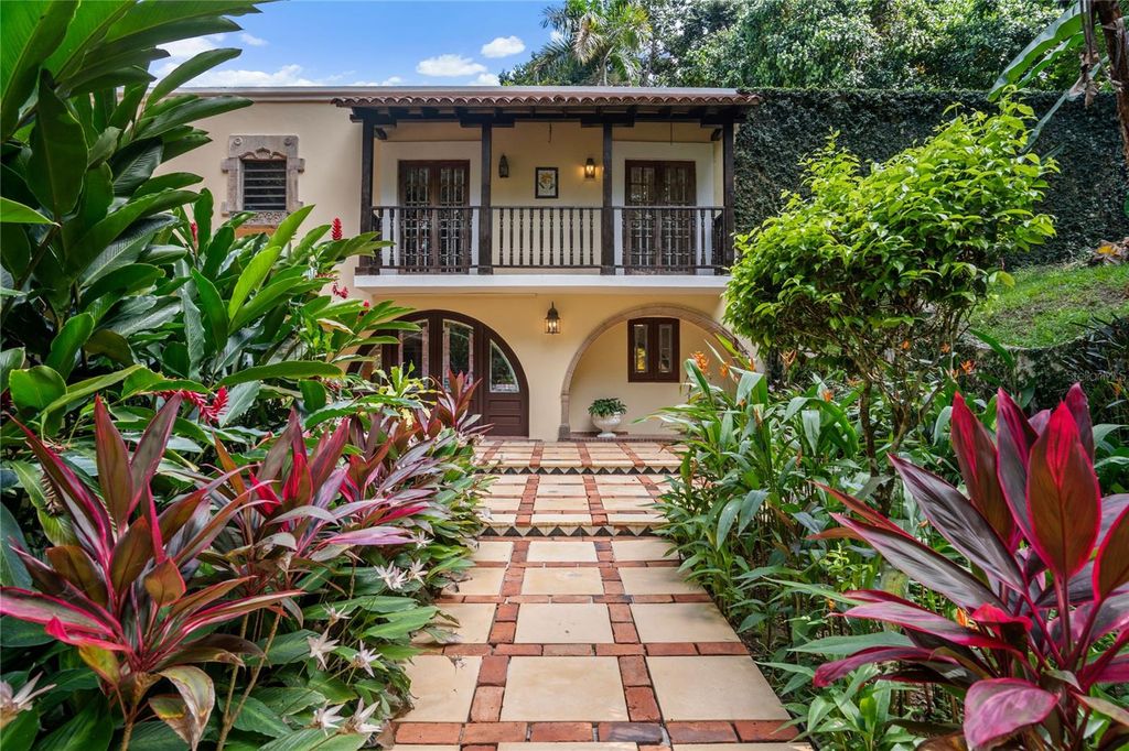 40 CAMINO COQUI, BEVERLY HILLS, Guaynabo, PR 00971