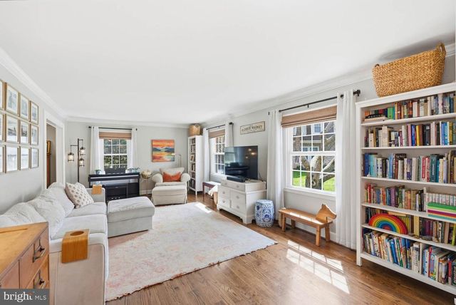 9822 WOLCOTT DR, Burke, VA 22015