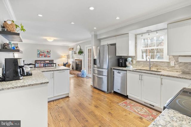 9822 WOLCOTT DR, Burke, VA 22015