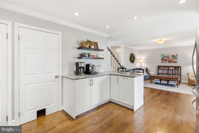 9822 WOLCOTT DR, Burke, VA 22015