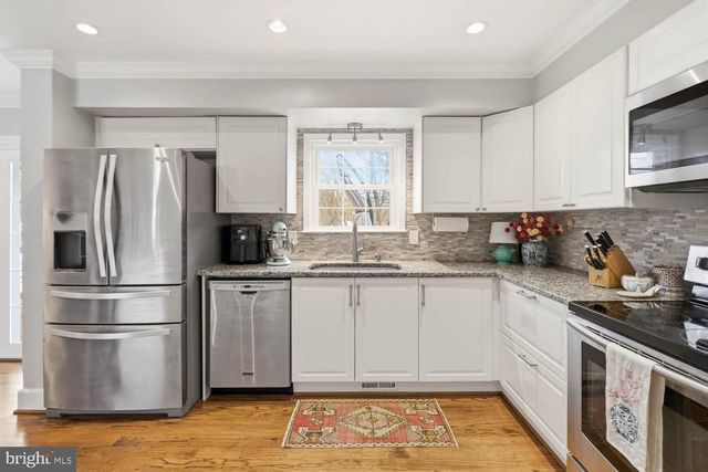 9822 WOLCOTT DR, Burke, VA 22015