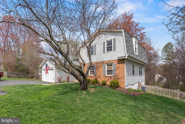 9822 WOLCOTT DR, Burke, VA 22015