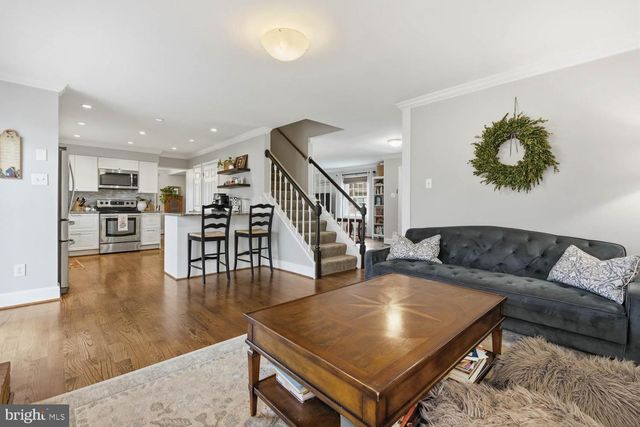 9822 WOLCOTT DR, Burke, VA 22015