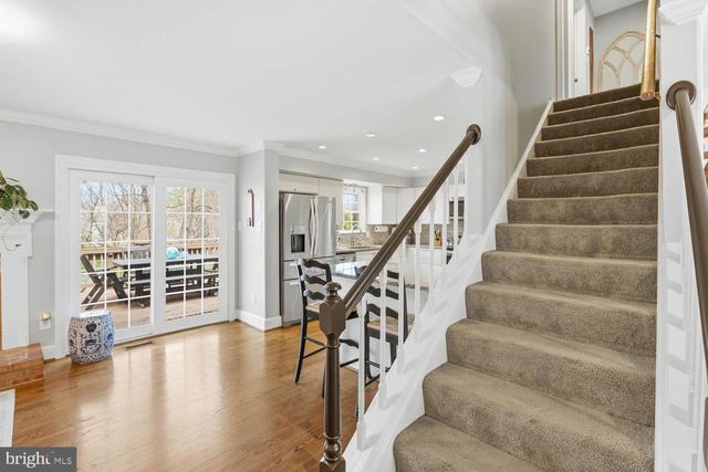 9822 WOLCOTT DR, Burke, VA 22015