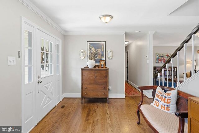 9822 WOLCOTT DR, Burke, VA 22015