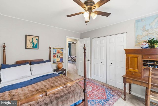 9822 WOLCOTT DR, Burke, VA 22015