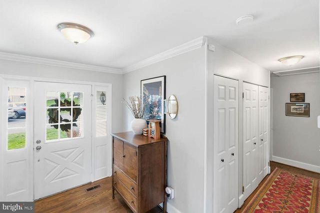 9822 WOLCOTT DR, Burke, VA 22015