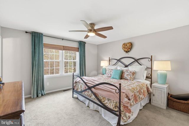 9822 WOLCOTT DR, Burke, VA 22015