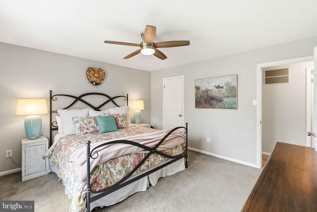 9822 WOLCOTT DR, Burke, VA 22015