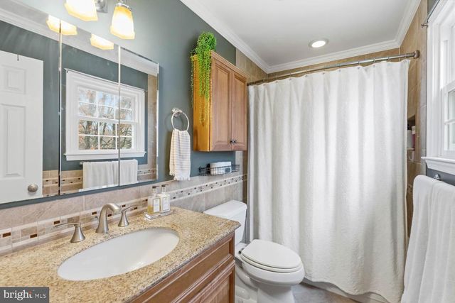 9822 WOLCOTT DR, Burke, VA 22015