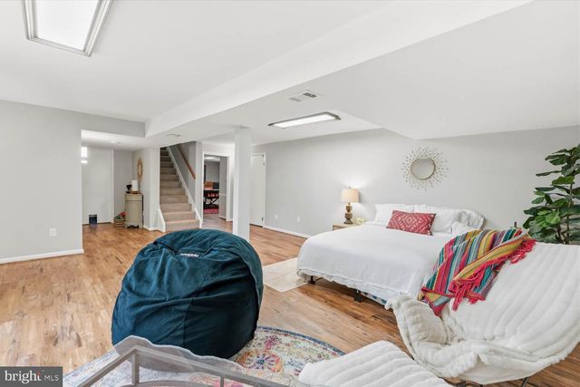 9822 WOLCOTT DR, Burke, VA 22015