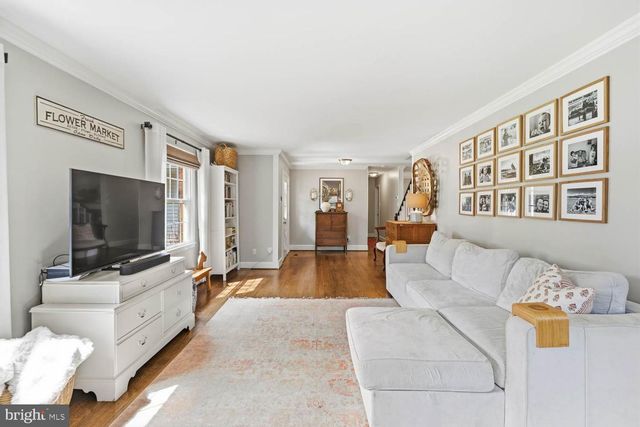 9822 WOLCOTT DR, Burke, VA 22015