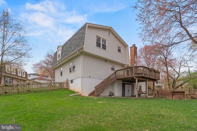 9822 WOLCOTT DR, Burke, VA 22015