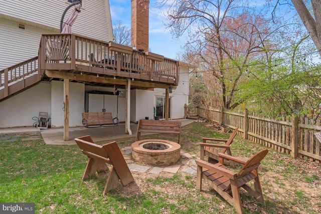 9822 WOLCOTT DR, Burke, VA 22015