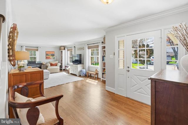 9822 WOLCOTT DR, Burke, VA 22015