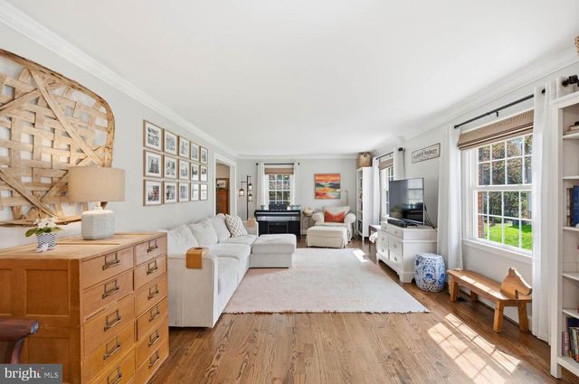 9822 WOLCOTT DR, Burke, VA 22015