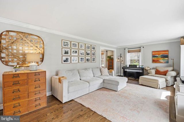 9822 WOLCOTT DR, Burke, VA 22015