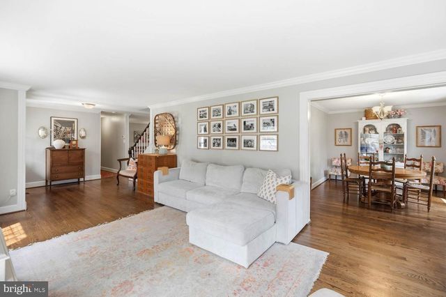 9822 WOLCOTT DR, Burke, VA 22015