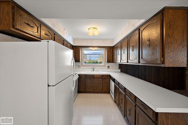 14315 Lakeshore Drive, Sterling Heights, MI 48313