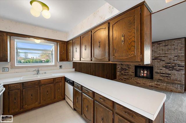 14315 Lakeshore Drive, Sterling Heights, MI 48313