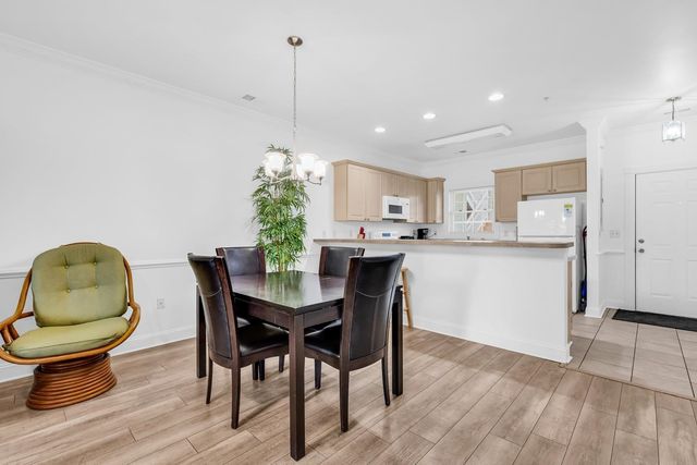 4801 Luster Leaf Cir Apt 104, Myrtle Beach, SC 29577