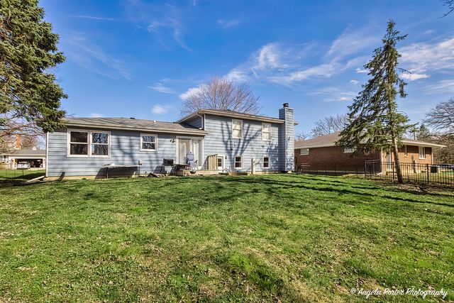 672 Garys Drive, Antioch, IL 60002