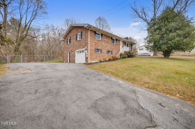 237 Paramount Drive, Bristol, TN 37620