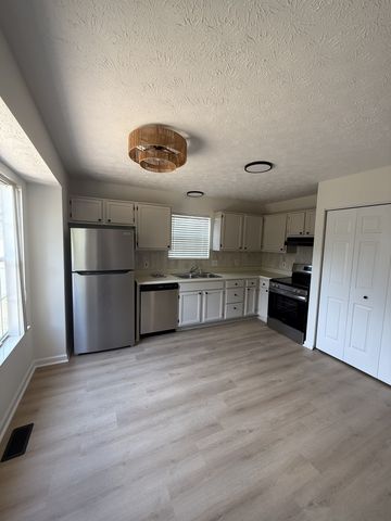809 Neelys Chase Dr, Madison, TN 37115