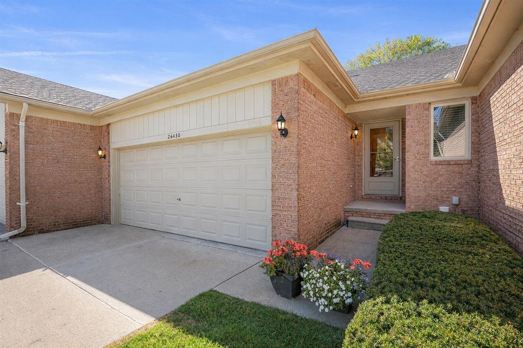 26430 Sanajo Court 20, Chesterfield, MI 48051