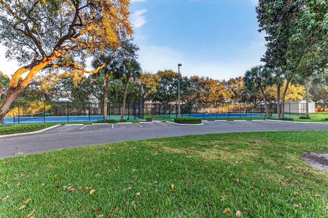 489 HARDWOOD PL 489, Boca Raton, FL 33431