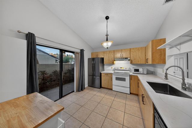 489 HARDWOOD PL 489, Boca Raton, FL 33431